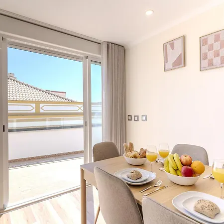 #380 The Sea View Haven Apartment *